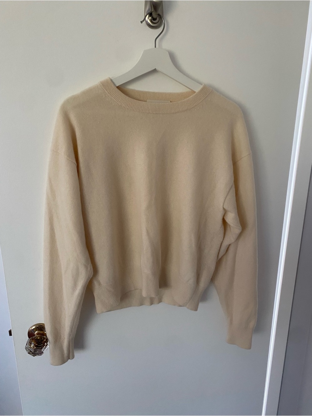 Wilfred Light Cream Scoop-Neck Pullover Sweater